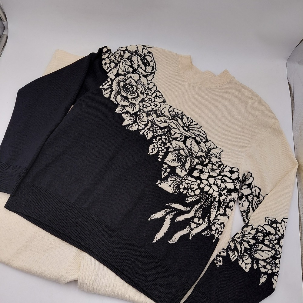 St. John Floral Knit Sweater & Pants Set Cream Black Size 2 Luxury Geometric